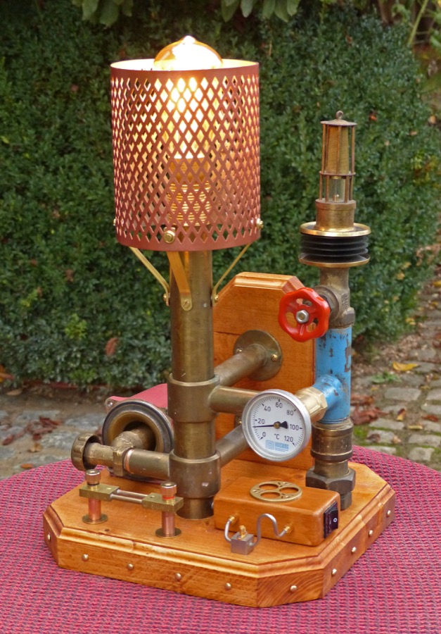 Steampunk Lamp 30_0095_900.jpg